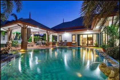 Baan Dusit Pattaya lake