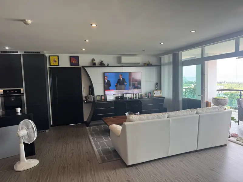 FANTASTIC RENOVATED PENTHOUSE FOR SALE