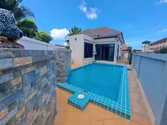 3 BEDROOM POOL VILLA, BEACH SIDE OF SUKHUMVIT ROAD in Bang Saray