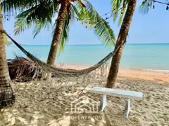 4 BEDROOM BEACH VILLA Absolute Beachfront WITH CHANOTE/TITLE DEED. A VERY RARE OPPORTUNITY AND PRIME LOCATION at Phala Beach in Ban Chang, Rayong
