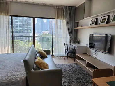 Noble Refine Studio condo for rent