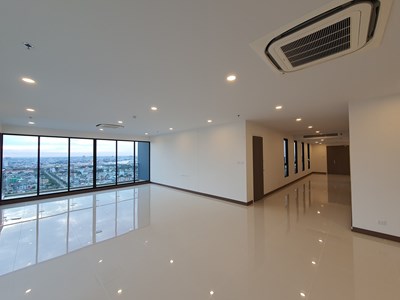 Supalai Premier Charoen Nakorn penthouse for rent