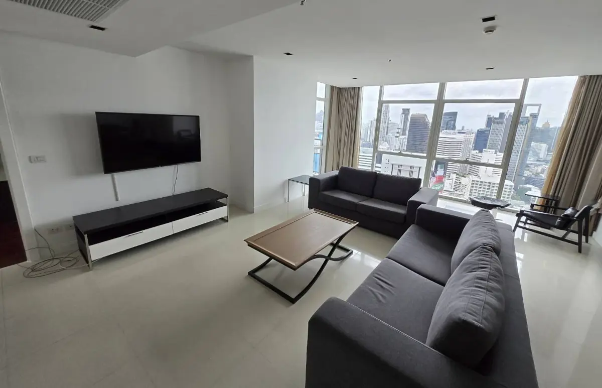 Condo in Lumphini