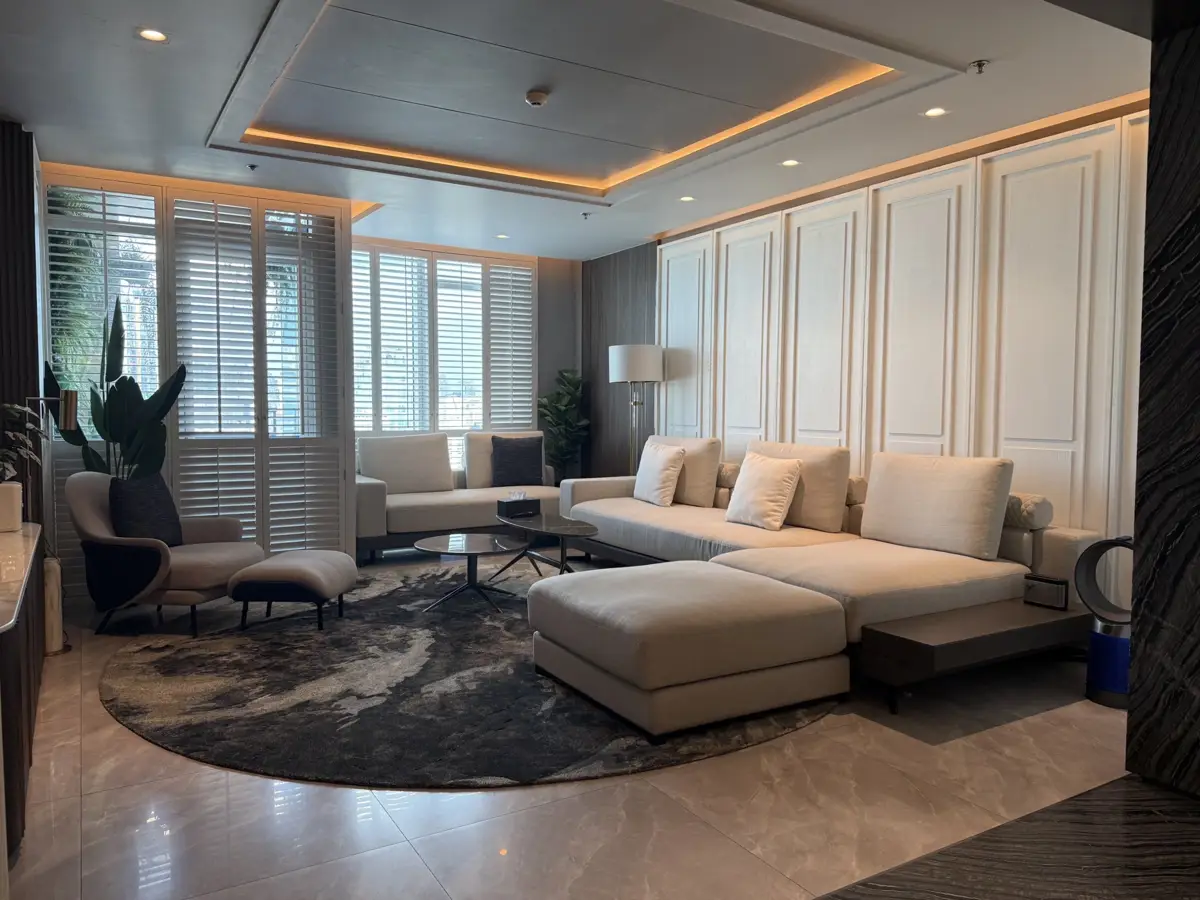 Condo in Lumphini