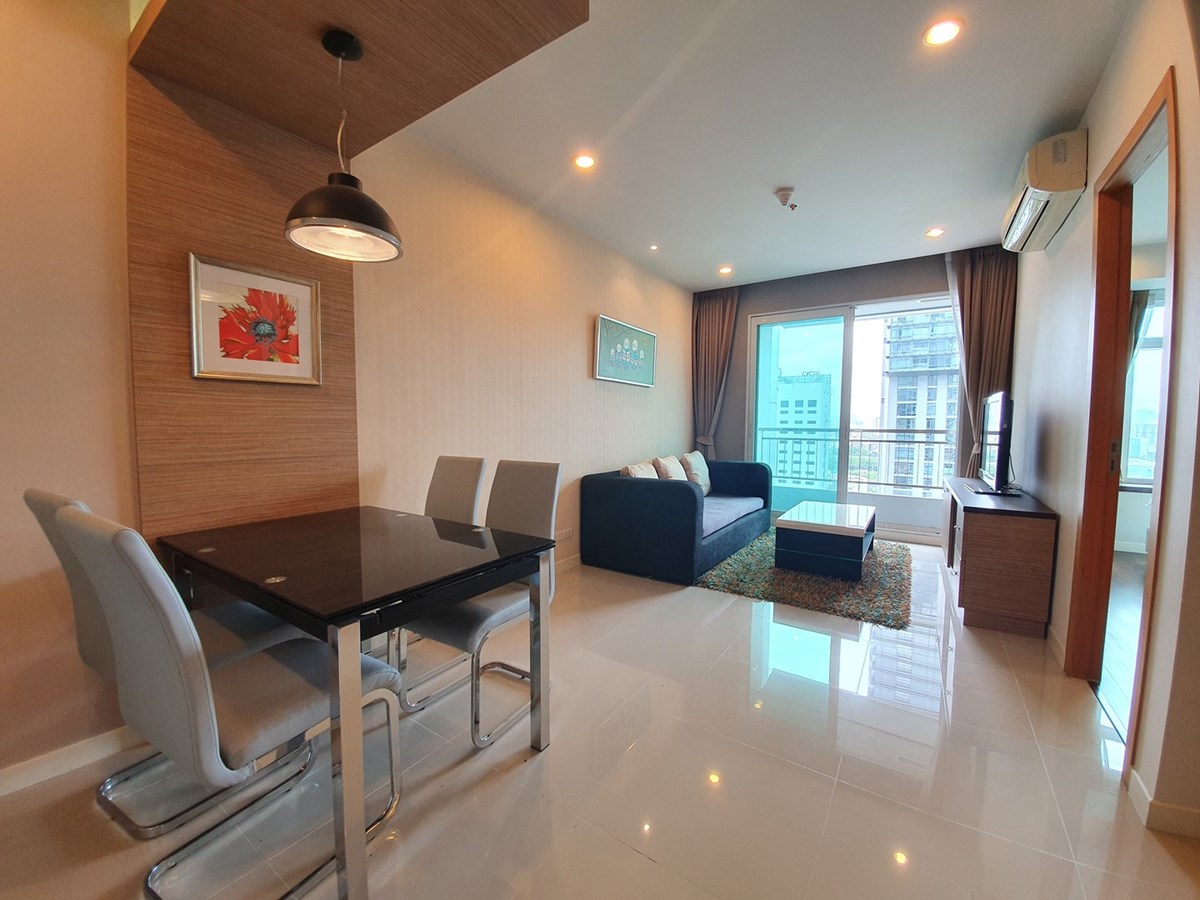 Condo in Makkasan