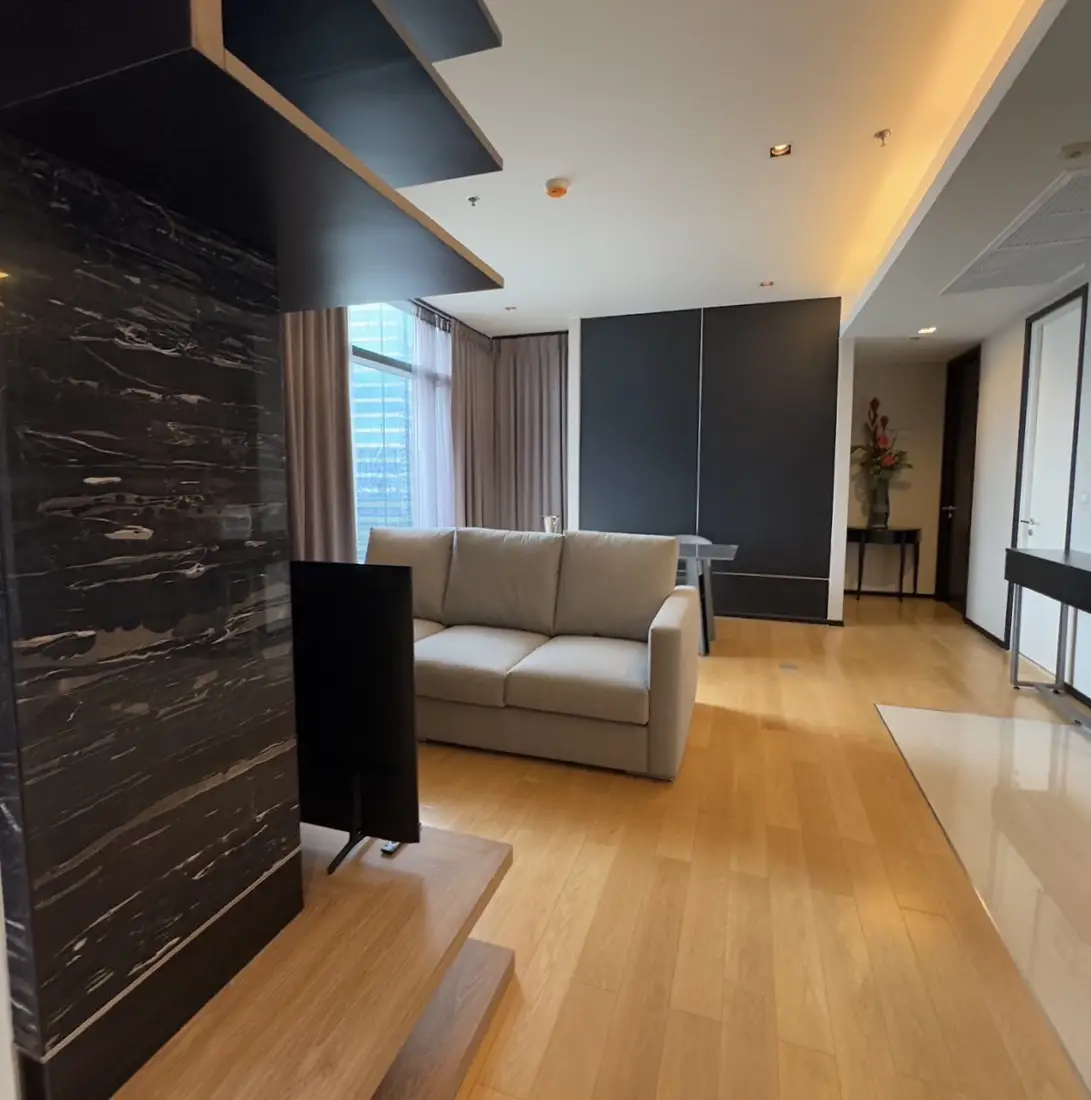Condo in Makkasan