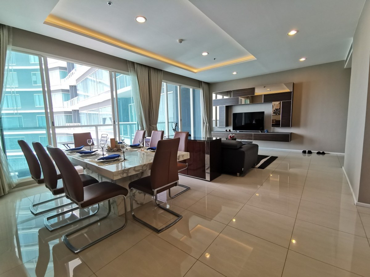 Condo in Wat Phraya Krai