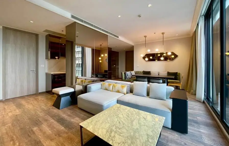 Condo in Lumphini