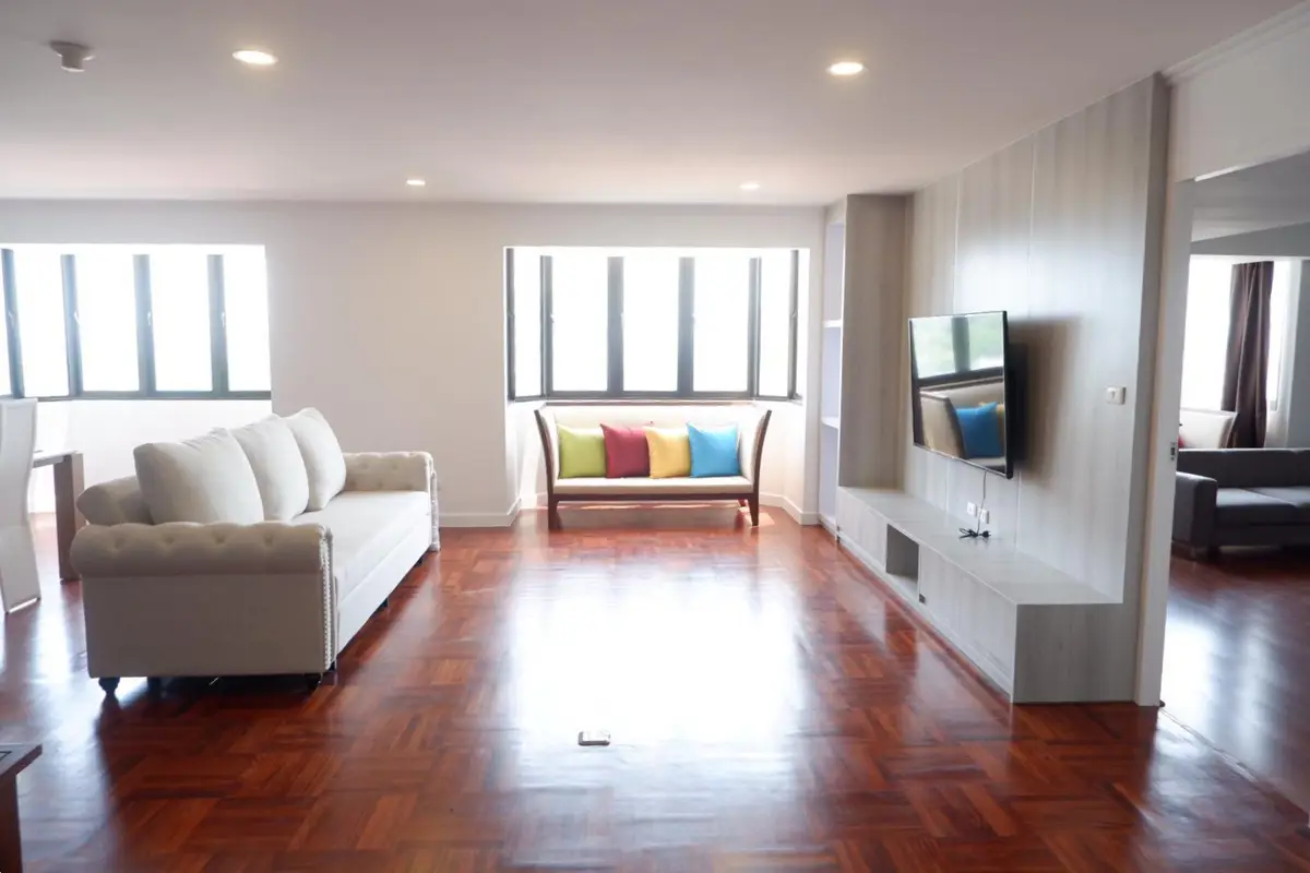 2 bedroom property for rent at Omni Tower Sukhumvit Nana