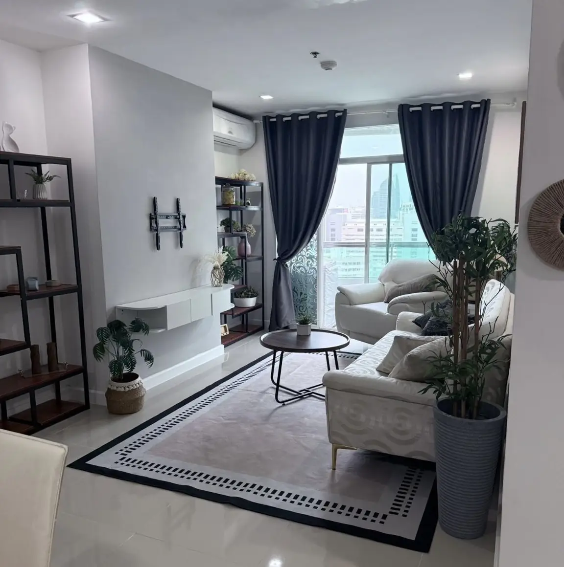 Condo in Khlong Tan Nuea
