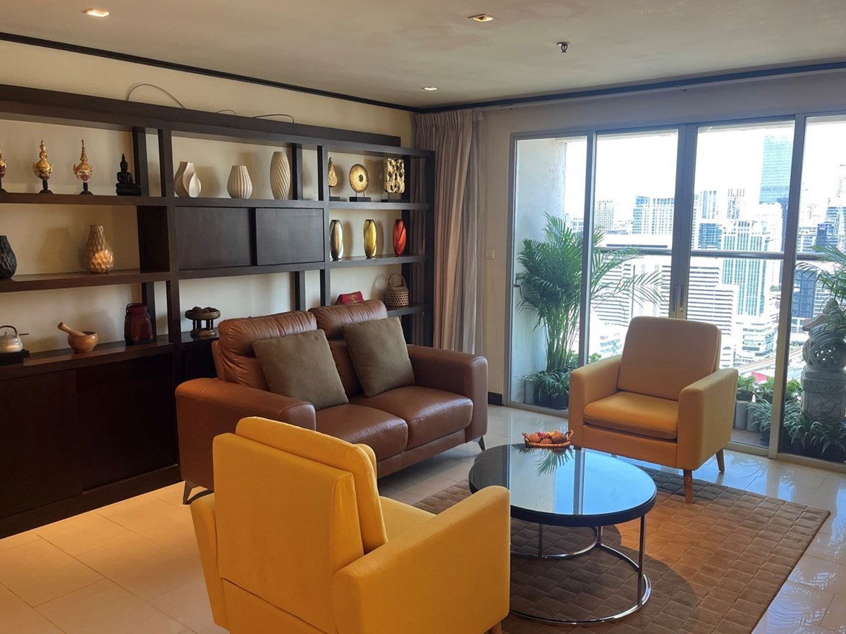 Condo in Khlong Toei Nuea