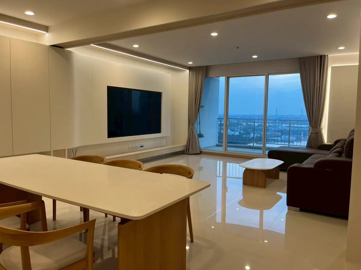 Supalai Riva Grande 2 bedroom condo for rent