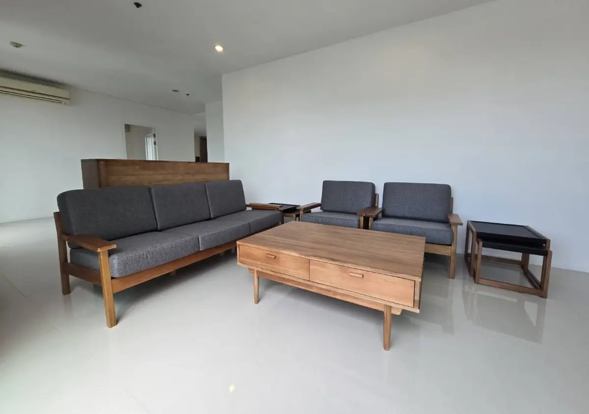 Villa Asoke 4 bedroom penthouse for rent