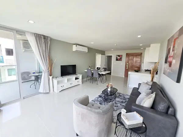 Condo in Na Kluea