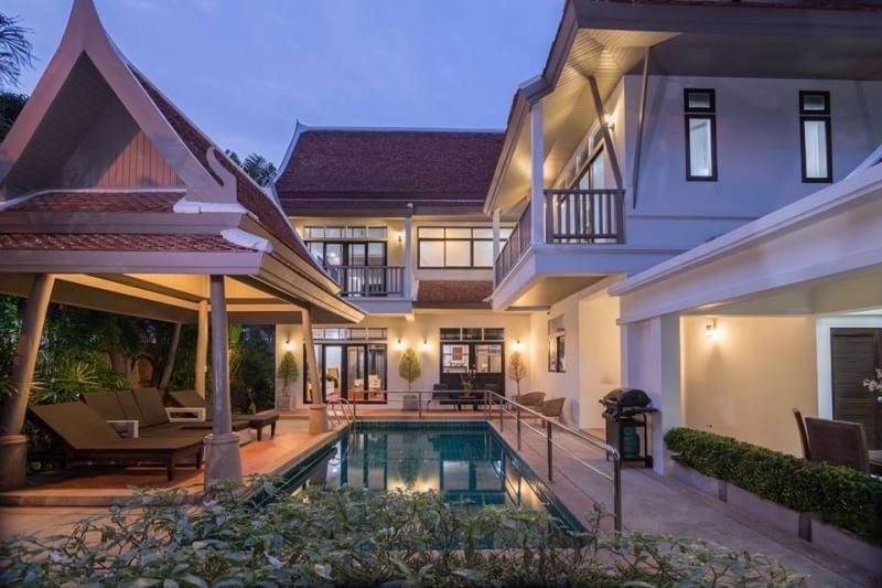 Thai Bali Luxury House - 3 BR House Pratumnak