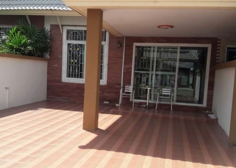 Chaiyapreuk 2 Town House - 2 BR House For Sale 