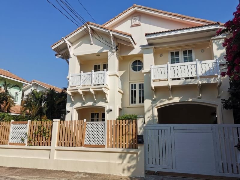 Baan Far Rim Haad - 3 BR House For Sale 