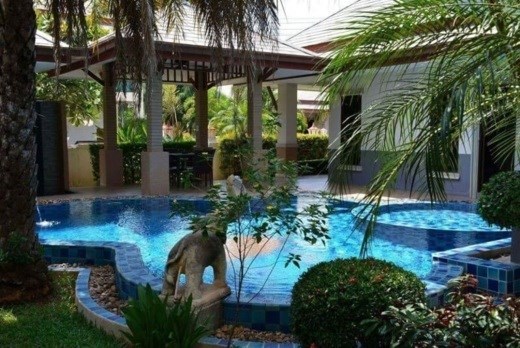 Baan Dusit Pattaya Lake Village -3BR House For Sale