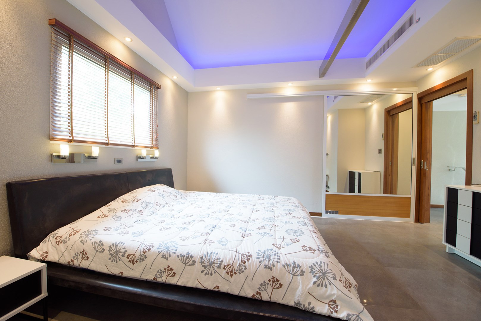 masterbed1