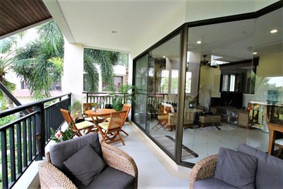 balcony