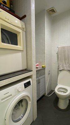 bathroom2
