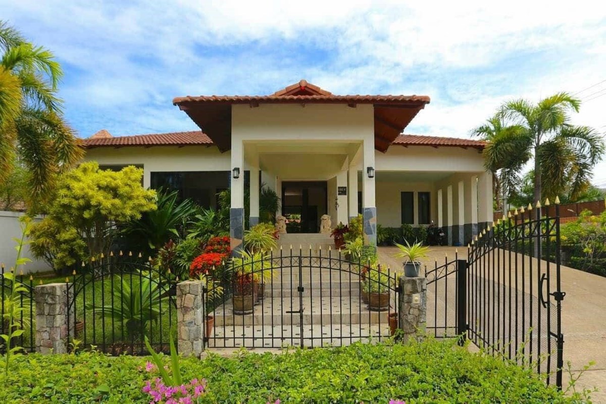 3 bed room house in Paradise Villa 1