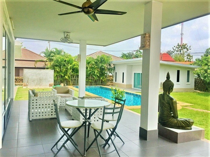 Pool Villa with Guest Bungalow, East Pattaya