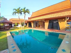 ThaiBali Pool Villa For Rent East Pattaya