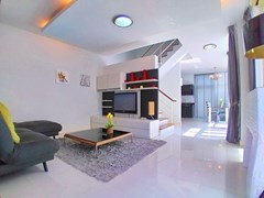 House for rent East Pattaya with small Pool