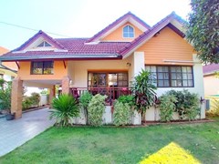 House For Sale East Pattaya with communal pool