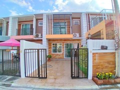 Modern Townhouse for sale Pattaya
