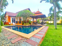 House for sale Pattaya Jomtien with pool