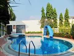 5-bedroom House for Rent in East Pattaya