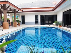 3 bedroom pool villa for sale in Na Jomtien