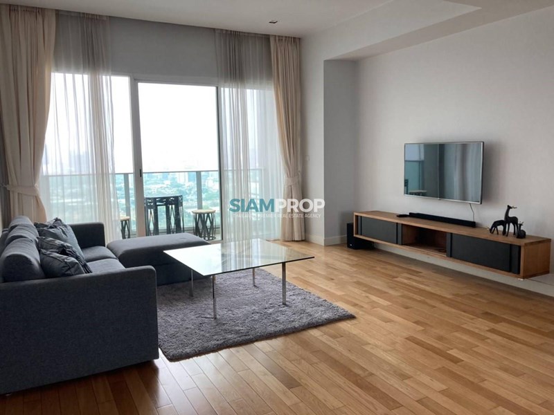 Millennium Residence at Sukhumvit, downtown condo for rent 90,000 baht/month.