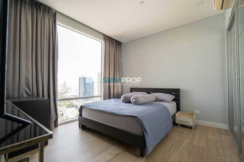 Fullerton Sukhumvit is available for rent at the price of 80,000 baht/month only!!