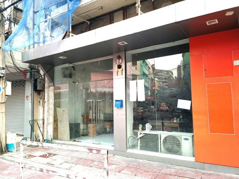 Commercial building in Yaowarat area