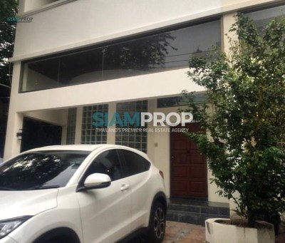 Townhouse @ Sukhumvit 31 for sale