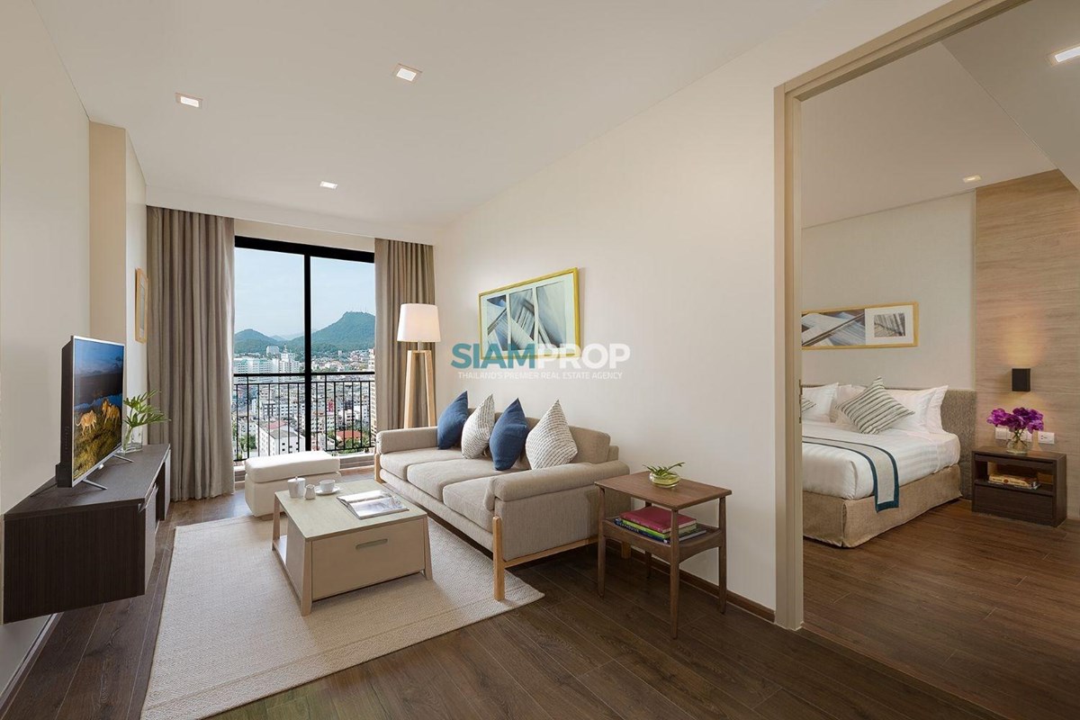 Somerset Harbourview Sriracha