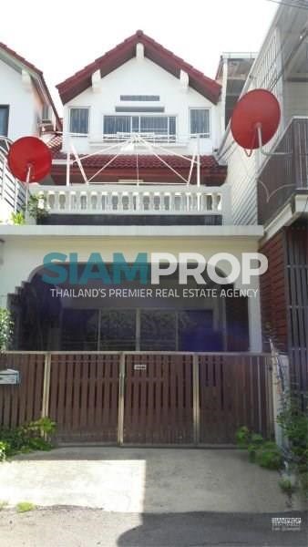 Sale Townhouse Huahin Nabkahad near the beach 300 M.