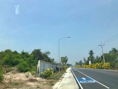 29+ rai on major road in Ban Chang