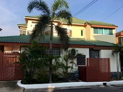 3 bedroom 3 bathroom house in Jomtien Yacht Club.