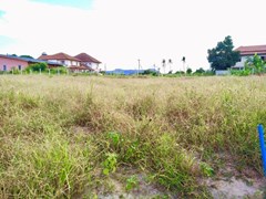 300 TW in Bang Sare. 5 minutes to the beach of Bang Sare.