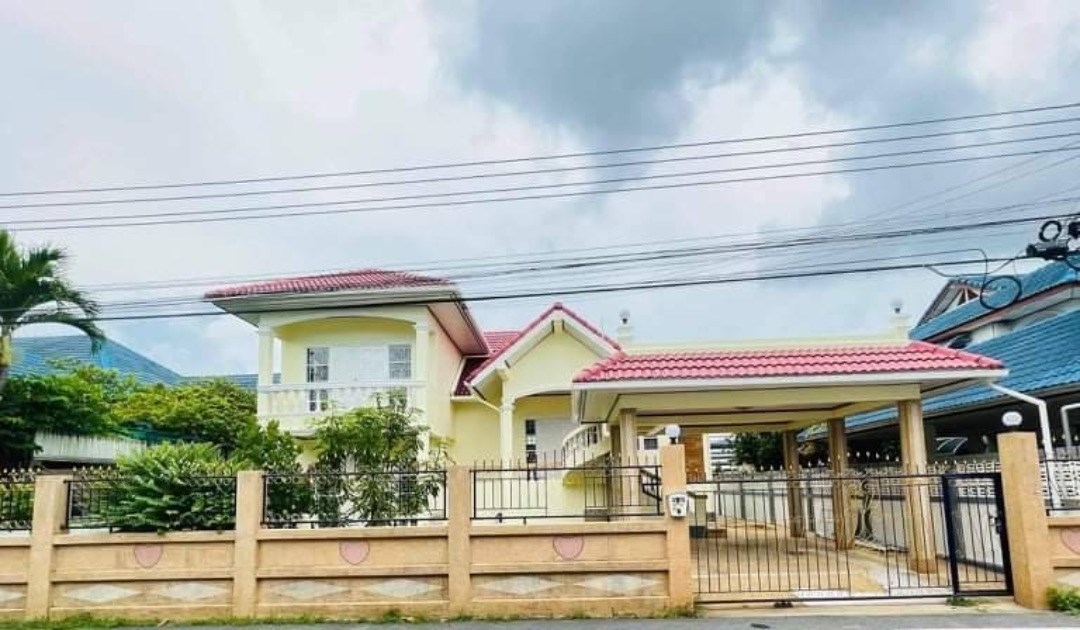 2 Bedrooms Navy House 4 in Sattahip.
