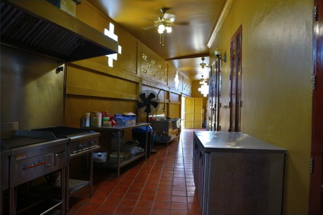 Commercial kitchen