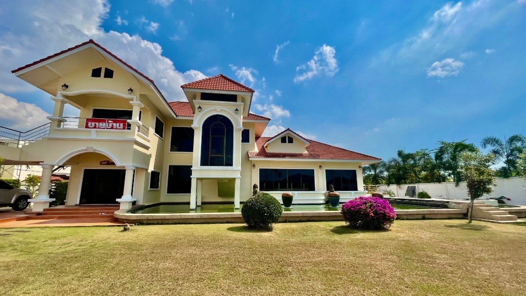 2 Rai 2 Storey Luxury Pool Villa near Utapao Airport with 6 bedrooms