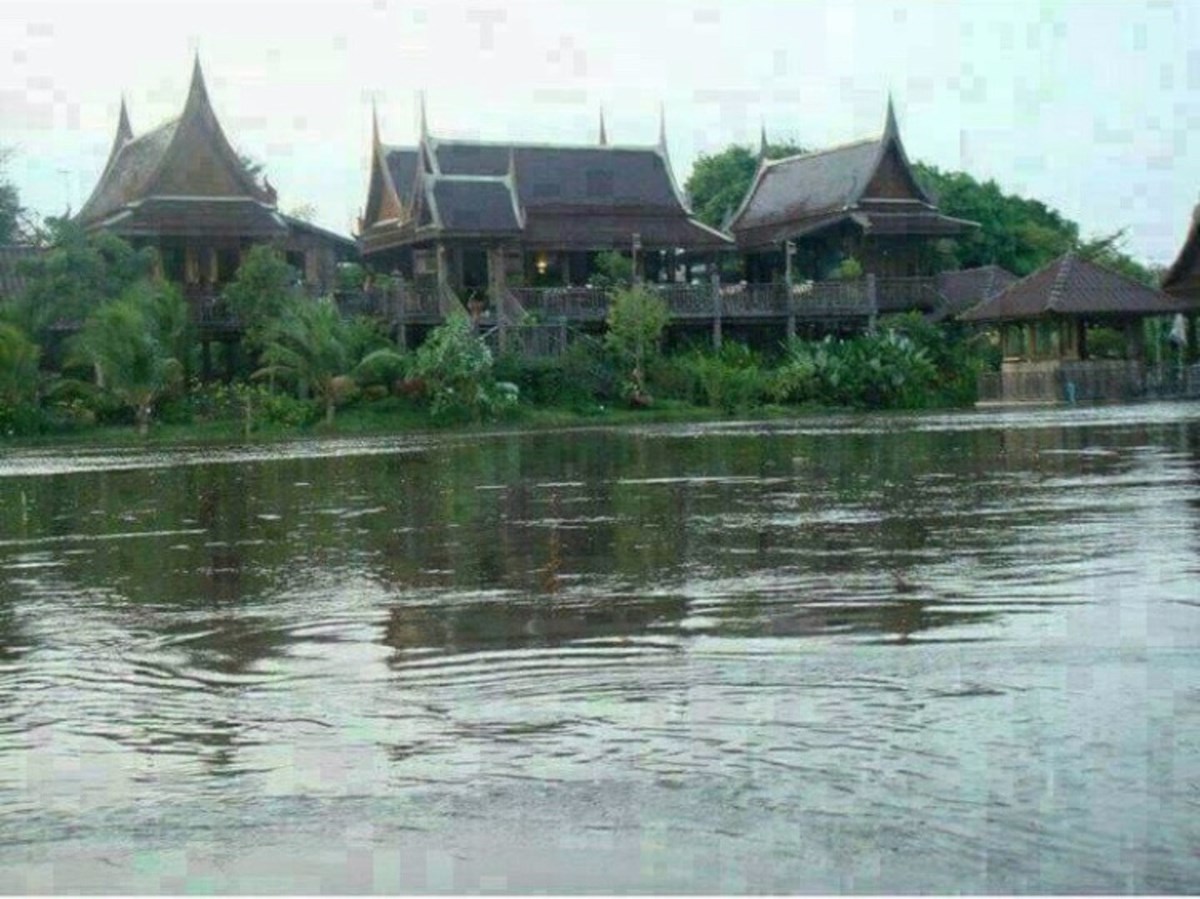 Stunning Thai style wooden house for sale 
