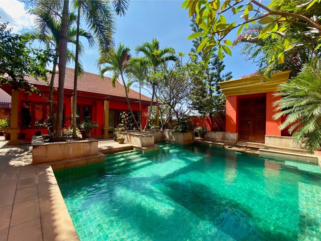 5 Bedroom Luxury Pool Villa in Phoenix Golf 