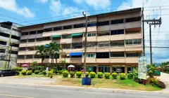 Condo in Rayong Beach Condotel with pool, very close to Mae Ramphueng Beach
