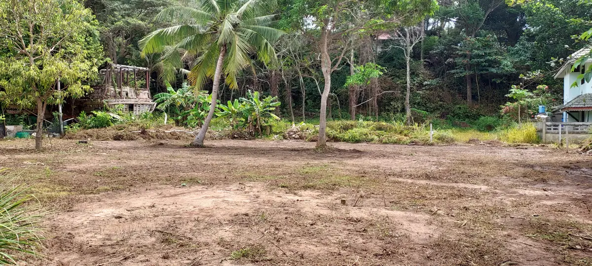 Attractive plot 30 meter from beach in Mae Phim, Rayong